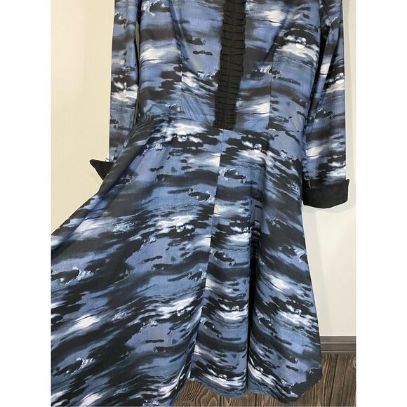 Size L/XL, Blackbird Studios slow fashion in blue and black celestial print. - Picture 6 of 10